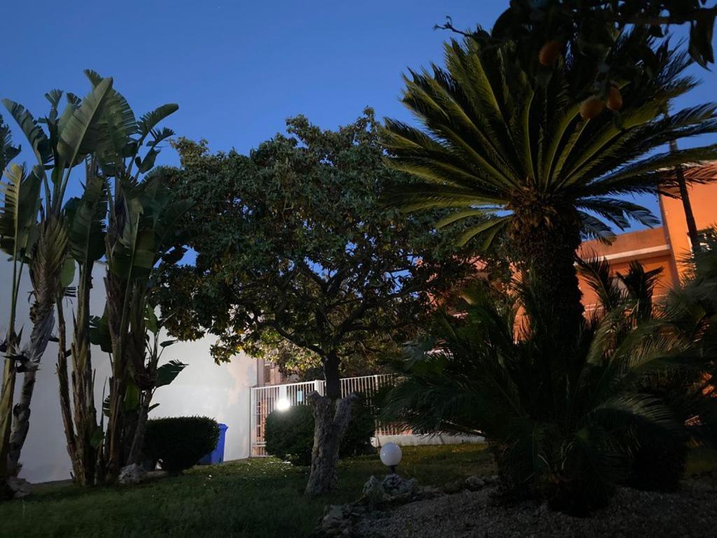 Viro House Bed & Breakfast Squinzano Exterior photo