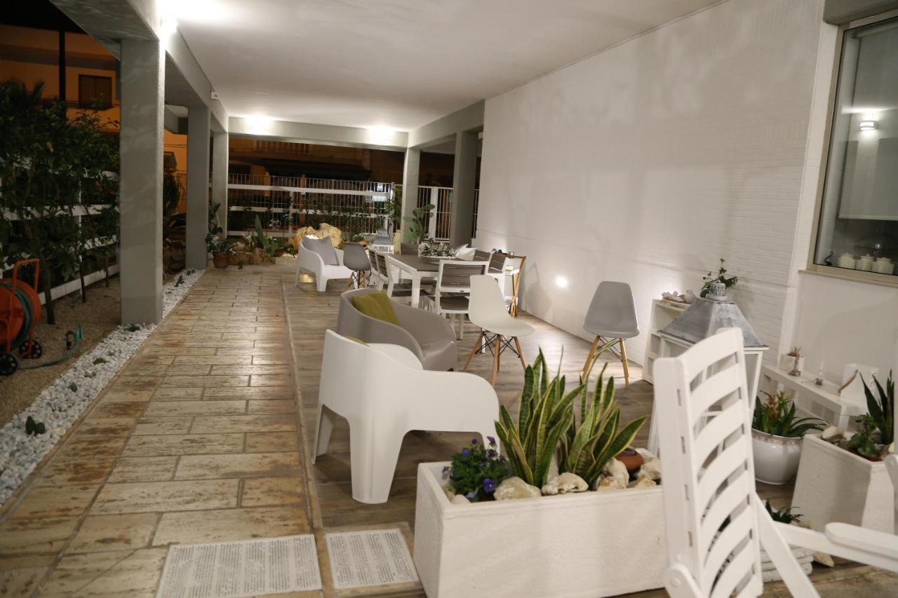Viro House Bed & Breakfast Squinzano Exterior photo