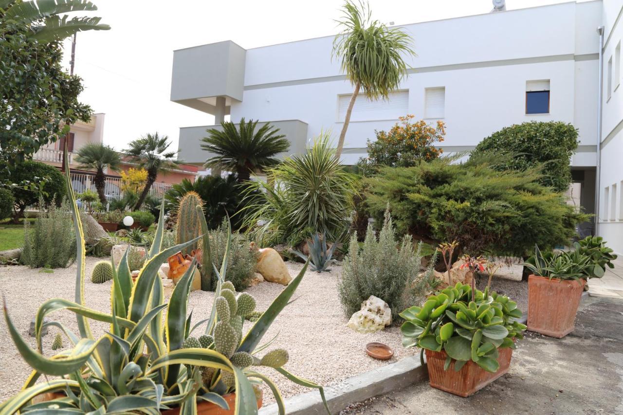 Viro House Bed & Breakfast Squinzano Exterior photo